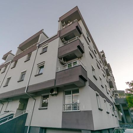 One Bedroom Apartment With Private Parking Скоп'є Екстер'єр фото