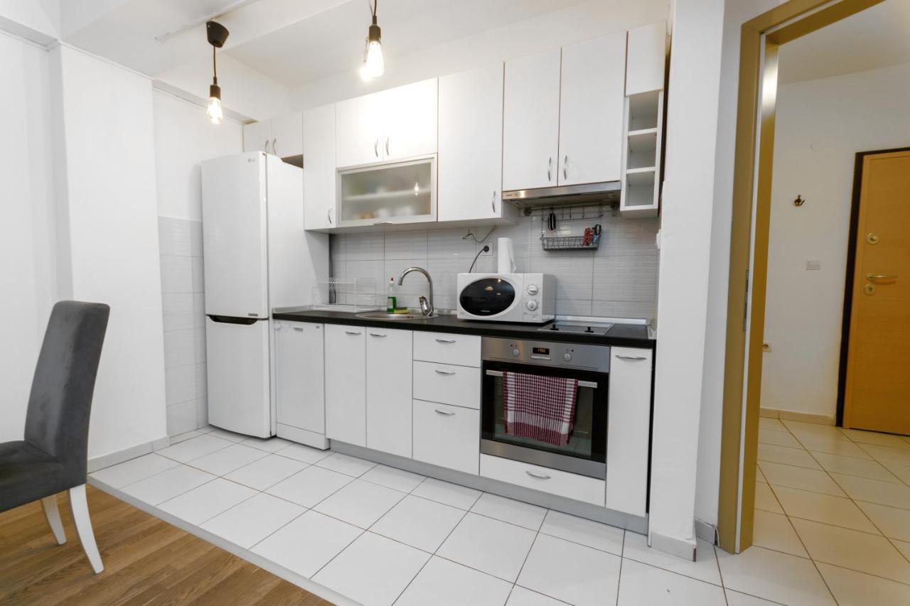 One Bedroom Apartment With Private Parking Скоп'є Екстер'єр фото