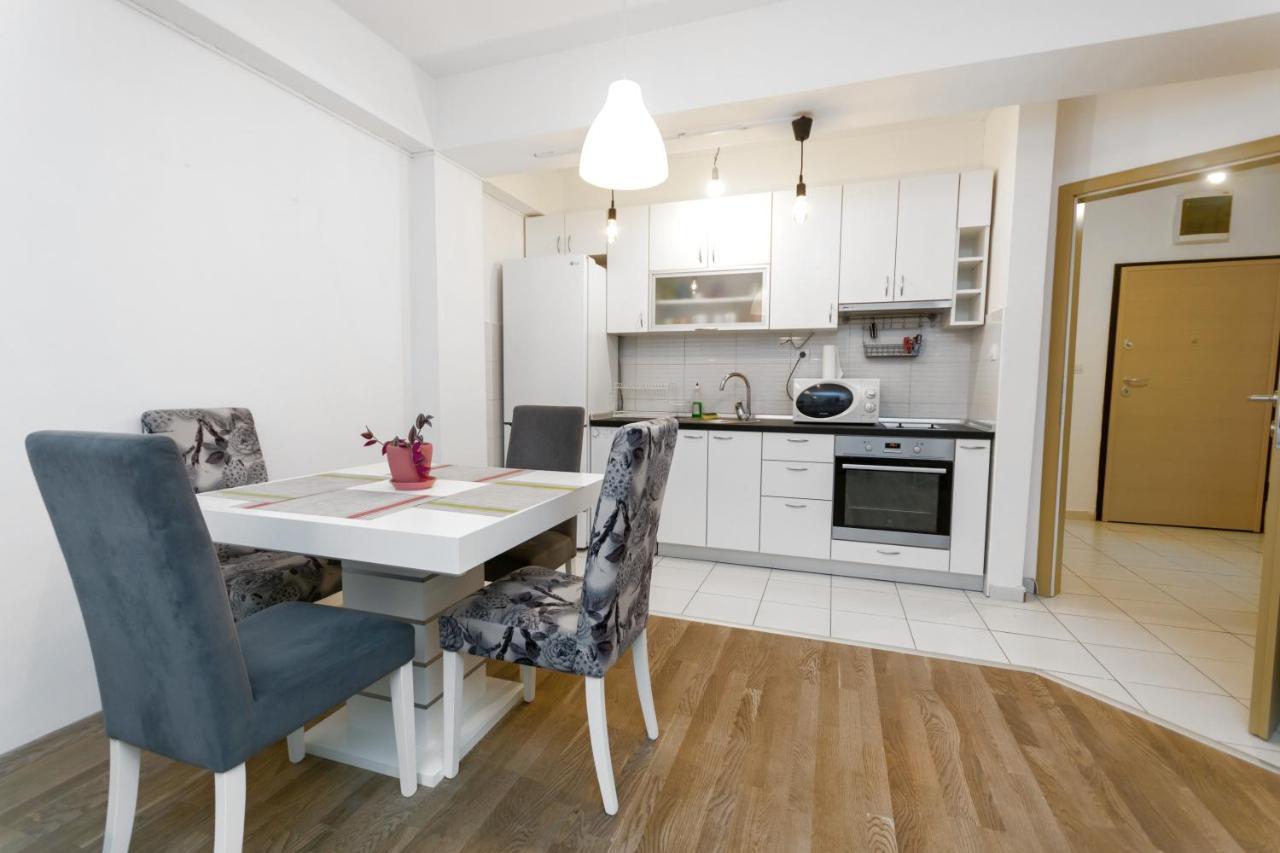 One Bedroom Apartment With Private Parking Скоп'є Екстер'єр фото