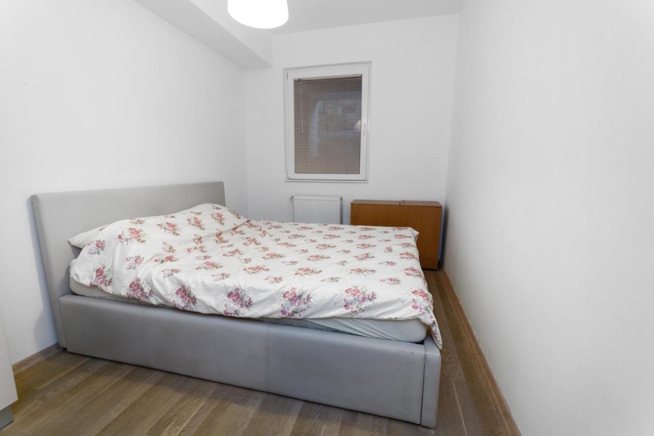 One Bedroom Apartment With Private Parking Скоп'є Екстер'єр фото