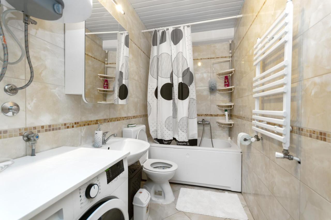One Bedroom Apartment With Private Parking Скоп'є Екстер'єр фото